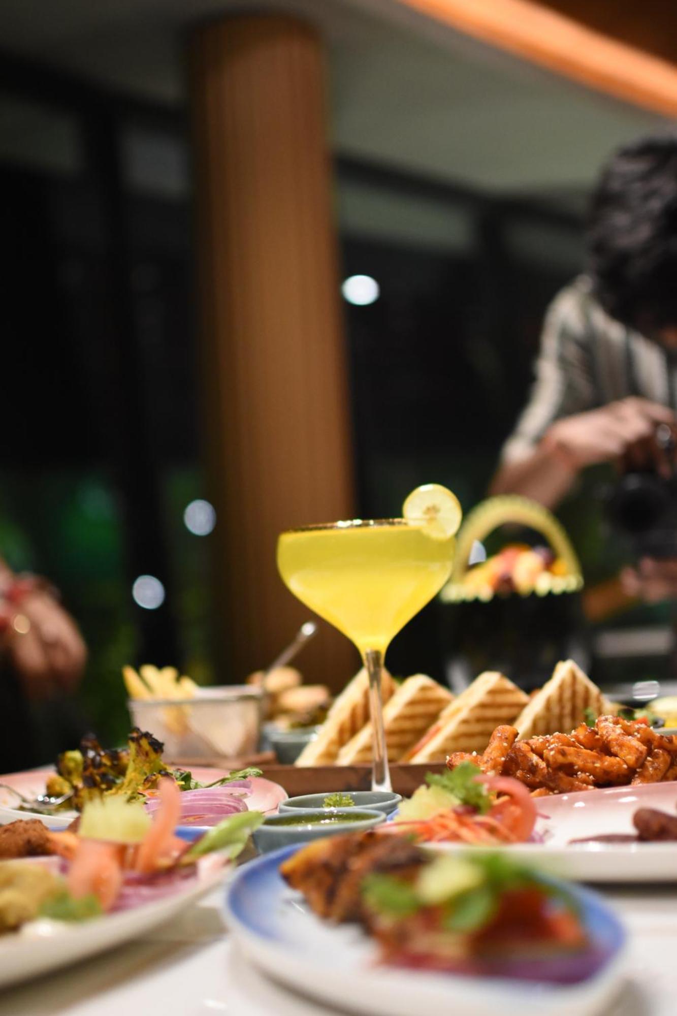 The Maple Hotel Bhopal Zewnętrze zdjęcie